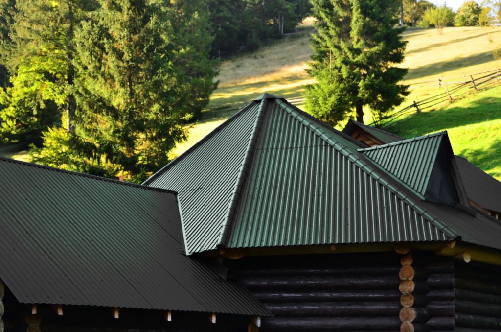 Metal Roofing Colors: Evergreen